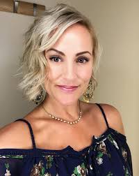 refreshing spot with blonde batch