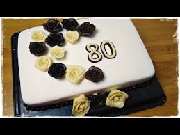 Tipps und ideen zum 80. Fondanttorte Mit Einer Kaffee Buttercreme Fullung Geburtstagstorte Mit Modellierschokolade Youtube