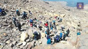 Para concientizar sobre la importancia de estas masas de hielo y nieve se colocará una placa de acero que declara extinto el glaciar ayoloco. V5ak8mnxseexvm