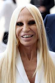 Donatella Versace e la Cocaina. Solo oggi trova la forza di rivelare tutto.  La confessione della stilista: http://fanpa.ge/HtVnk