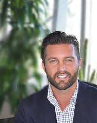 Jeffrey Dreyer's Instagram, Twitter & Facebook