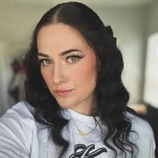 Emily Senter (@emilysenter)