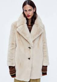 Tres beau manteau chaud vert foncé mango taille l etat nickel ni tâche ni accroc très peu porté. Automne Hiver 2018 2019 15 Manteaux Styles En Fausse Fourrure