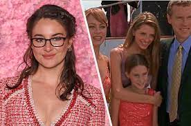 Woodley played kaitlin, the younger sister of mischa barton's character marissa, in the early days of the series. Shailene Woodley Said Being On The O C Is One Of Her Proudest Accomplishments And I Love Everything About That