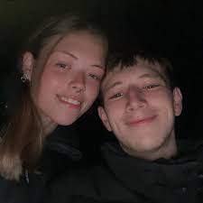 Would anyone know where i'd be able to pick up a new cam chain for a 600?  Based in the UK