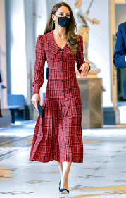 Catherine, duchess of cambridge gcvo (born catherine elizabeth middleton; Kate Middleton And Prince William To Visit Their College People Com