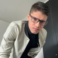 20+ perfiles de «Abraham Mendez»