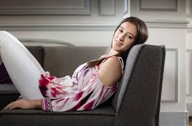 Wat een straffe madame, die nina derwael. Nina Derwael Jet Magazine Limburg