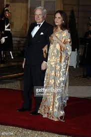 Lui e sua moglie olimpia anna aldobrandini hanno quattro figli. 140 O Social Ideas In 2021 Cafe Society Fabulous Dresses Social