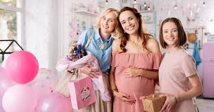 Whether it be a photo session with a family, couple, or you're just out taking pictures with your friends, here are some fun photoshoot ideas that will help your pictures really express the feelings of fall. Pregnancy Photoshoot Ideas For Each Stage Of Your Journey Motif Blog
