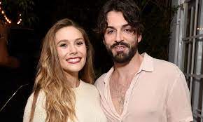 Who is elizabeth olsen's husband, robbie arnett, and how did they meet? Elizabeth Olsen Is Engaged To Her Boyfriend Of Two Years Robbie Arnett Daily Mail Online