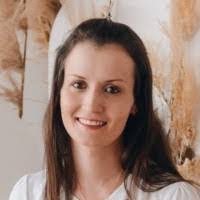 Carolina Eger's Instagram, Twitter & Facebook