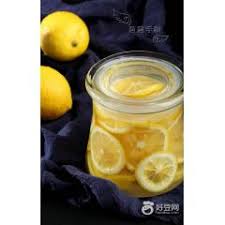 Ada juga yang menyebut irisan lemon harus diangkat terlebih dahulu sebelum menyesap teh. Lemon Makanan Cina