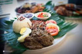 Ayam penyet sambal mangga, nanas & seblak aa rizky. Brunei 10 Must Try Food Zeotrip