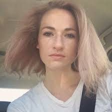 Carrie Wolfe's Instagram, Twitter & Facebook