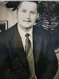 Charlie Bonner, retired Arkansas Game Warden. Went to work for Game & Fish  March 1, 1974 and retired May 10, 2010. Loved my job but 37 1/2 years was  enough and I'm loving my retirement.