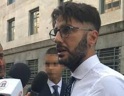 « è assurdo che i media parlino di fabrizio corona alimentando il suo caso. Condanna Ridotta A Sei Mesi Per Fabrizio Corona Dedico La Vittoria A Mio Figlio Vistanet