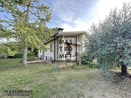 Villa in vendita in via Dori, 10, Villa Campanile, Castelfranco di Sotto —  idealista, N.1 in Italia