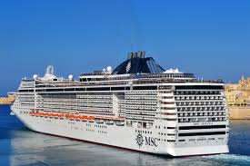 Msc Divina Foto Y Preziosa Operados Por Msc Cruises Estos Dos Buques Gemelos De La Clase Fantasia Ent Bateau De Croisiere Msc Croisiere Navire De Croisiere