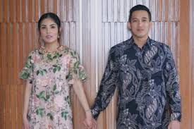 Keharmonisan nindy ayunda dan suami | instagram/nindyparasadyharsono. Sang Suami Diciduk Polisi Diduga Terlibat Penyalagunaan Narkoba Nindy Ayunda Sempat Unggah Video Tersenyum Sebelum Dengar Berita Penangkapan Askara Parasady Harsono Semua Halaman Grid Id