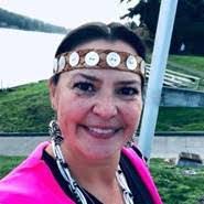 Michelle Toves's Instagram, Twitter & Facebook