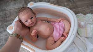 If you have any questions feel free to ask :) Bath And Bedtime Routine For Ultra Realistic Silicone Reborn Baby Girl Danielle Youtube
