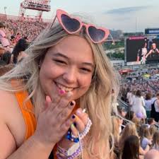 malorie (taylor's version) ✨💙🌙 (@big_rep_stan)