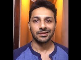 The cause of bell's palsy is not clear but most cases are probably due to a viral infection. Apurva Asrani Aligarh Director Apurva Asrani Reveals He Is Suffering From Bell S Palsy That Makes Him Unable To Smile The Economic Times