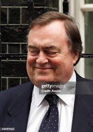 Tracey Temple's Instagram, Twitter & Facebook