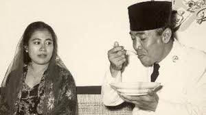 Discover the kyriad fatmawati jakarta hotel, located just a few yards from the dynamic kemang district, in the indonesian capital. Kala Ibu Fatmawati Saksikan Sikap Tak Biasa Bung Karno Di Kamar Sebelum Proklamasi Kemerdekaan 1945 Tribun Manado