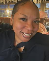 Bee Saunders (@be_ezeee) • Instagram photos and videos