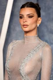 emily ratajkowski attends the 2023 vanity fair oscar party at wallis  annenberg center in beverly hills, california-120323_11
