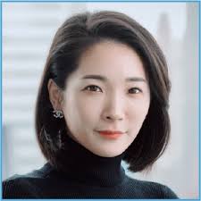 Angela Moon's Instagram, Twitter & Facebook