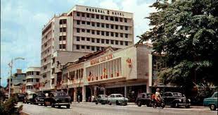 Federal Hotel Bukit Bintang 1950 S The Federal Kuala Lumpur Is The First International Class Hotel Of Post Indepe Old Photos Kuala Lumpur Unique Architecture