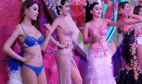 初のレディボーイ店内で手コキ・乳揉みで公開発射！？ナナプラザのオブセッション(OBSESSION)ゴーゴーバー体験談