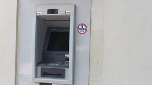 Sono stati i responsabili e i frequentatori della chiesa dei santi medici a sollevare il problema. Le Telecamere Riprendono L Assalto Al Bancomat Della Bpp Malviventi Fuggono Con 10mila Euro Leccenews24