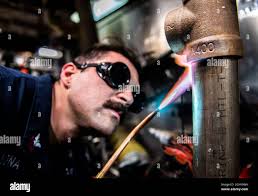 U s navy hull technician 2nd hi-res stock photography and images