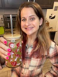 This is my third bag of mushroom coffee and I must say it really works!  Today I'll try it with the creamer. ☕