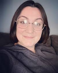 Glenda Stringer's Instagram, Twitter & Facebook