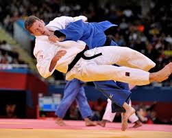 En finale, le numéro 1 mondial, 24 ans, a battu le géorgien tato grigalashvili (ijf 4) au golden score avec un ippon après 47 secondes en prolongation. Olympic Wipeouts Dives And Crashes Judo Olympics Combat Sport