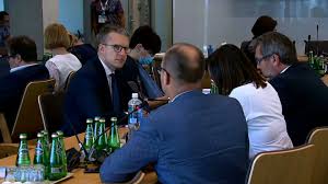 We wtorek sejm ma zająć się ratyfikacją decyzji o zasobach własnych unii europejskiej. Ustawa O Bezkarnosci Dla Urzednikow Pis Przegral Glosowanie W Sejmie Fakty Tvn Online