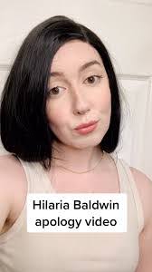 Elle Pearson's Instagram, Twitter & Facebook