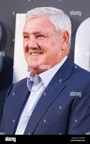 Manager steve bruce hi-res stock photography and images