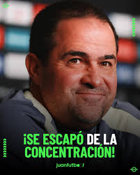 El #AméricaVsChivas ⚽ está a unas horas, pero a André Jardine😎 no le  importó y se olvidó🙀 del #ClásicoNacional para ir a divertirse a un  concierto. ¡Así fue captado!👇