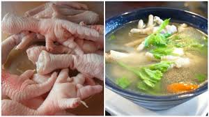 Hirupan kuah panas nikmat yang kaya dengan rempah ratus asli bersama kaki ayam yang lembut dan menyelerakan. Jangan Geli Nak Makan Ini 5 Khasiat Sup Kaki Ayam Untuk Anak Seisi Keluarga