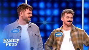 Steve Harvey Meets The Chainsmokers And 5sos Celebrity Family Feud Air Tv