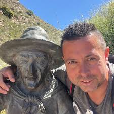 And Tipps for Accomodation in May for 2 people? We would like to be near  the City and the Beach. Maybe anyone has some good Tipps 🙂 Thanks 🙂