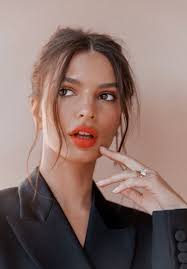 Emily Ratajkowski Photoshoot For Into The Gloss December 2018 Beauty Shots Emily Ratajkowski Hair Beauty