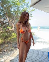 Holly Peers Still Looks Very Good in a Bikini! - Boobie Blog