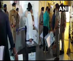 Et with all the important speeches, scenes from the day and special analysis from the yahoo news and. Gujarat Municipal Election Results 2021 Bjp Wins Surat Mc With 93 Seats Aap Second With 27 Seats Cong Draws Blank Highlights